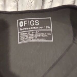 FIGS Black Scrub Top mens Chisec 3XL
